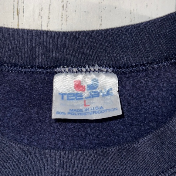 Vintage Christmas Crewneck - Picture 4 of 5